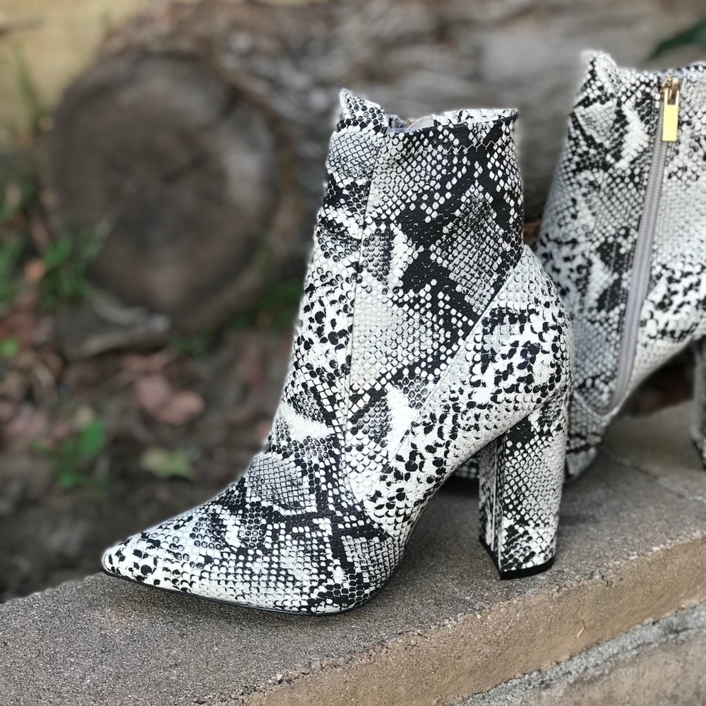 “Brianne” Snake 🐍 bootie